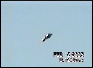 フライングヒューマノイドらしき物体が撮影される