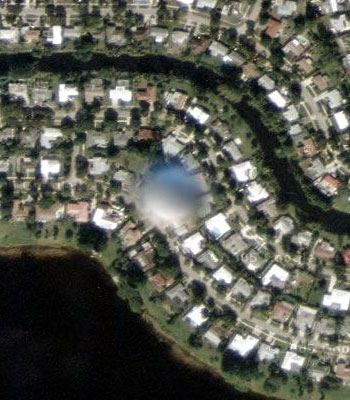 Google衛星写真地図検索サービス：フロリダ上空でUFO撮影か